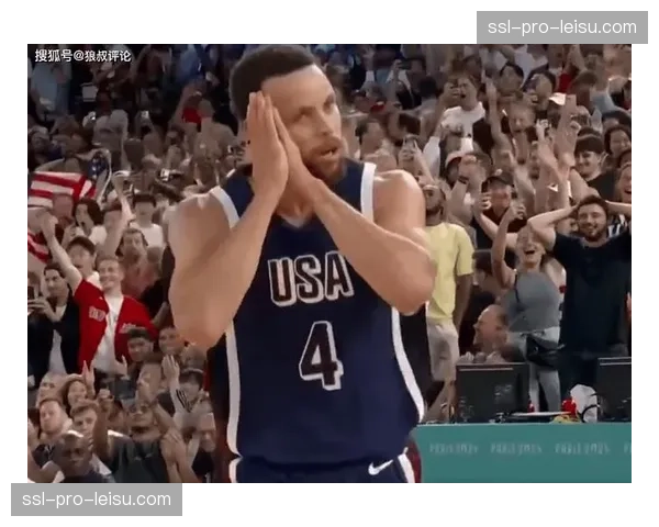 库里中场超远三分命中后模仿“晚安安”庆祝动作，引客场球迷惊呼