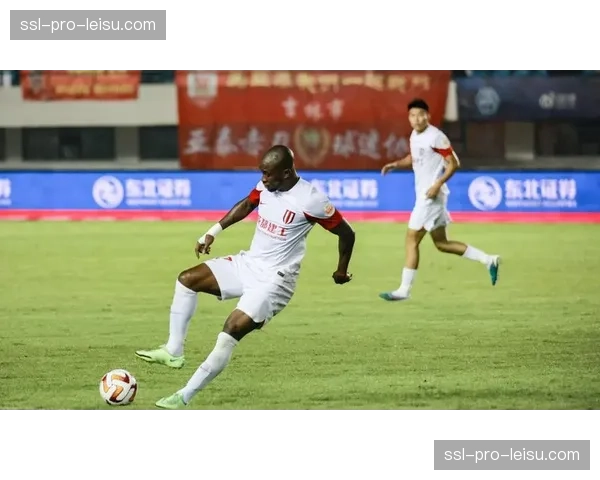 战术复盘：解析成都蓉城如何利用对手阵型前压留下的空间