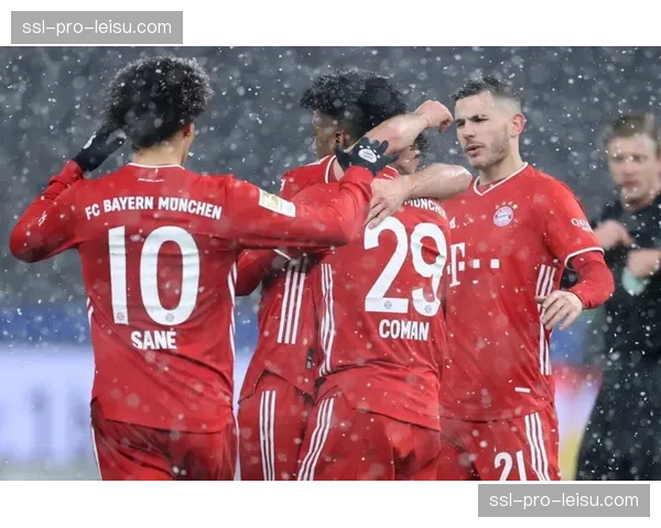 VAR长时间回看，最终判定拜仁进球越位在先无效