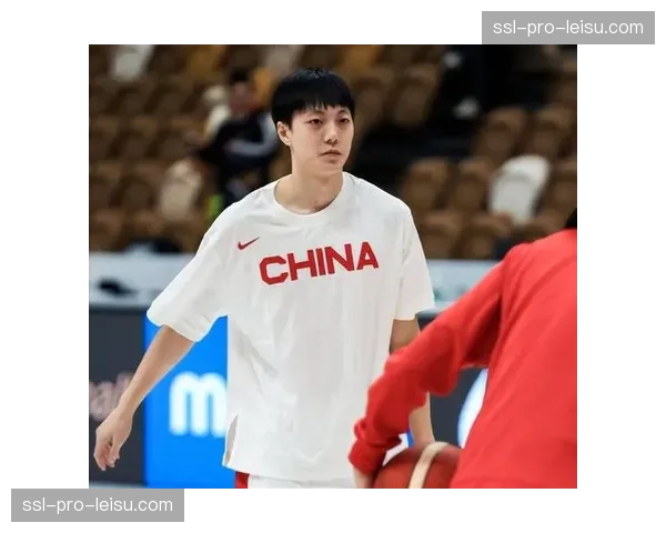 官方伤病报告:胡明轩初步诊断为膝盖扭伤,预计缺席一周 官方伤病报告:胡明轩初步诊断为膝盖扭伤,预计缺席一周